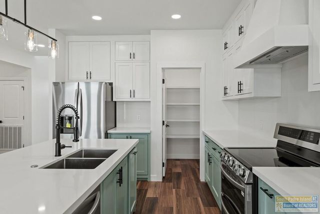 111 Heron Dr., Los Fresnos, TX 78566