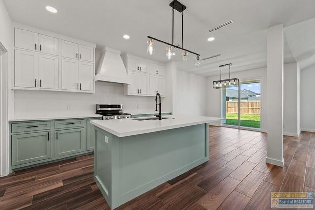 111 Heron Dr., Los Fresnos, TX 78566