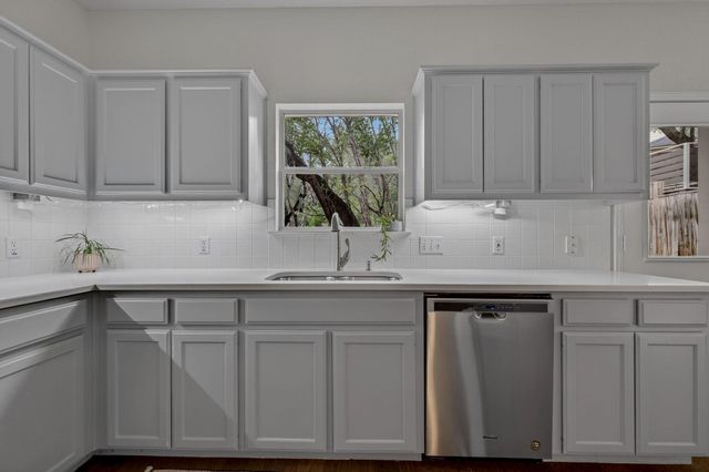 8910 Spicebrush DR, Austin, TX 78759