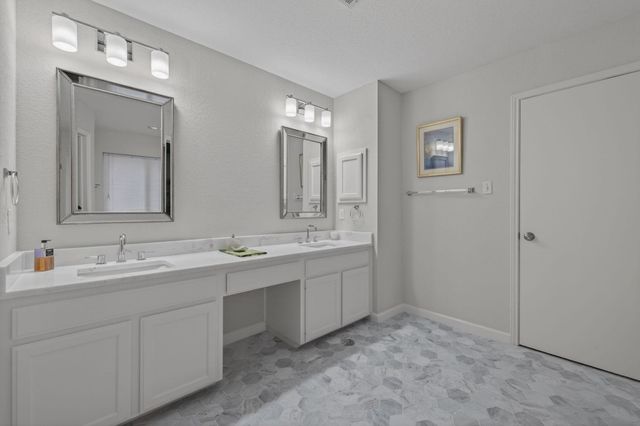 8910 Spicebrush DR, Austin, TX 78759