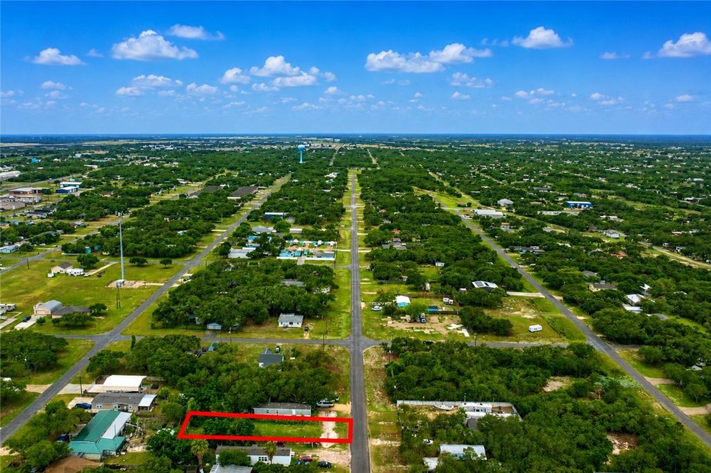 512 S Doughty St, Rockport, TX 78382 — photo 4