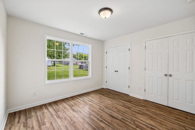 117 21st Ave, W, Springfield, TN 37172