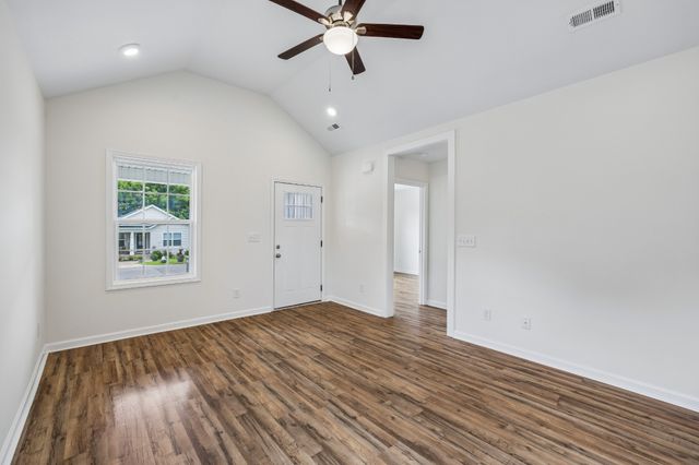 117 21st Ave, W, Springfield, TN 37172