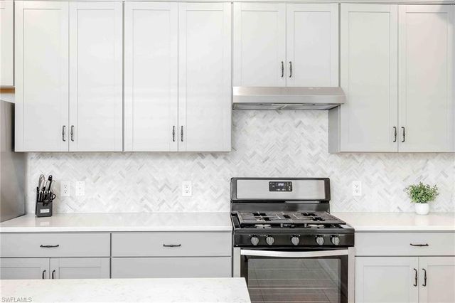 2179 Yellowfin CIR, Naples, FL 34114