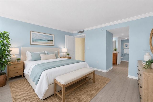 450 TREASURE ISLAND CAUSEWAY 102, Treasure Island, FL 33706