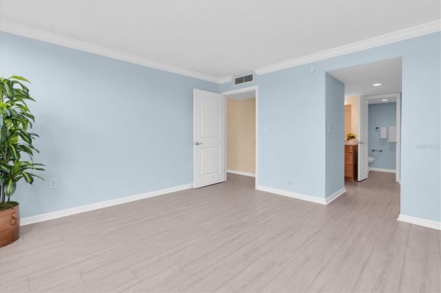 450 TREASURE ISLAND CAUSEWAY 102, Treasure Island, FL 33706