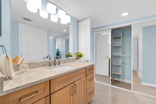 450 TREASURE ISLAND CAUSEWAY 102, Treasure Island, FL 33706