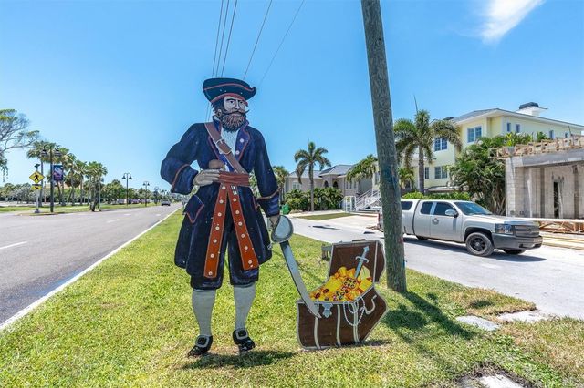 450 TREASURE ISLAND CAUSEWAY 102, Treasure Island, FL 33706
