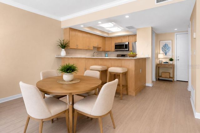 450 TREASURE ISLAND CAUSEWAY 102, Treasure Island, FL 33706
