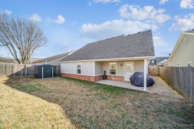 37 E Fairlane Place, Sapulpa, OK 74066