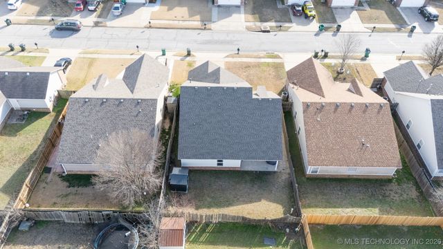 37 E Fairlane Place, Sapulpa, OK 74066