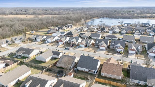 37 E Fairlane Place, Sapulpa, OK 74066