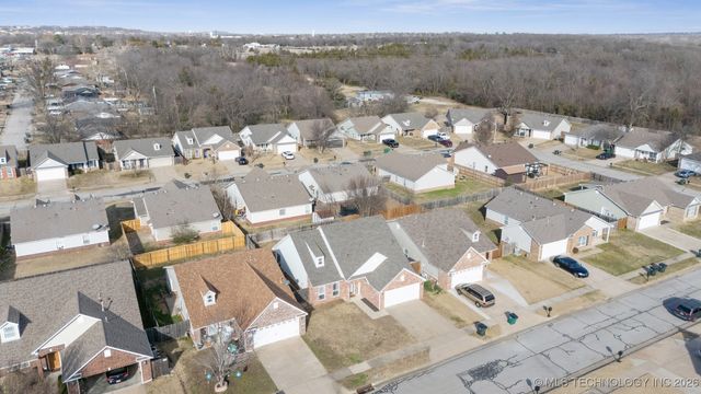 37 E Fairlane Place, Sapulpa, OK 74066