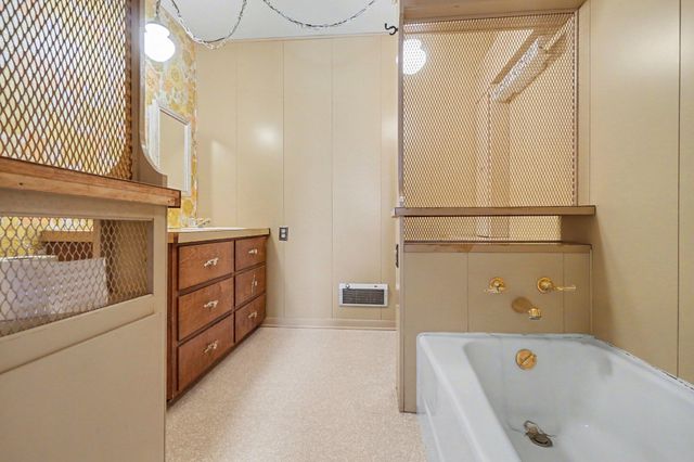 515 W Burr Oak Street, Centreville, MI 49032