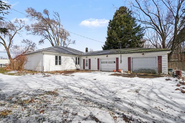 515 W Burr Oak Street, Centreville, MI 49032