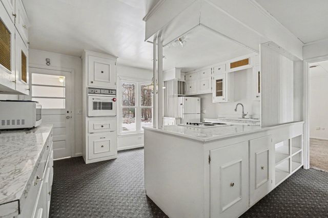 515 W Burr Oak Street, Centreville, MI 49032