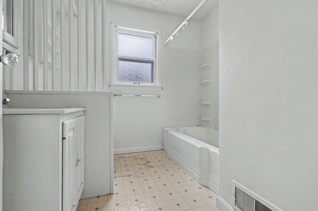 515 W Burr Oak Street, Centreville, MI 49032