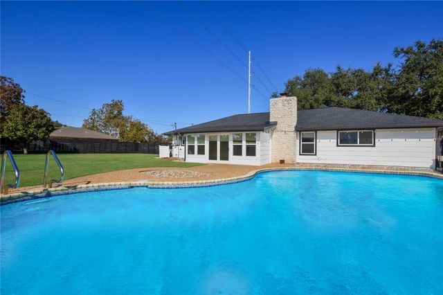 1716 Westwood LN, Georgetown, TX 78628