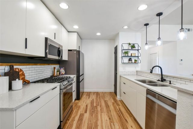 1716 Westwood LN, Georgetown, TX 78628