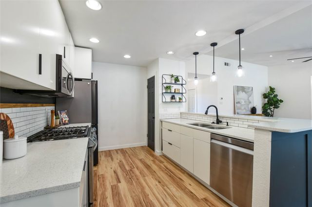 1716 Westwood LN, Georgetown, TX 78628