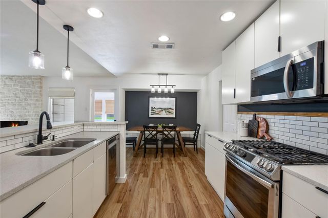 1716 Westwood LN, Georgetown, TX 78628