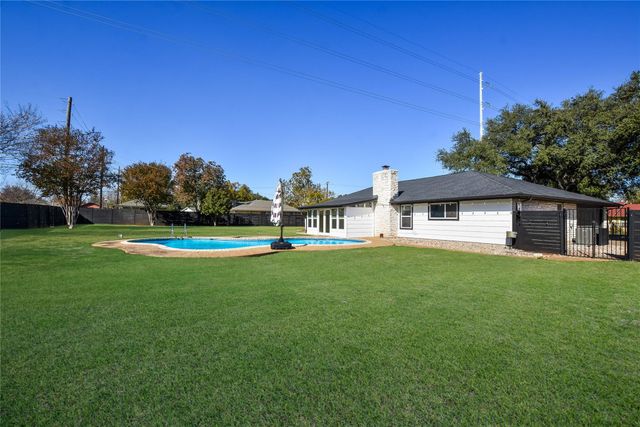 1716 Westwood LN, Georgetown, TX 78628