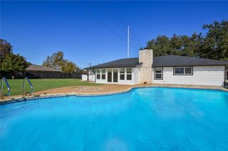 1716 Westwood LN, Georgetown, TX 78628