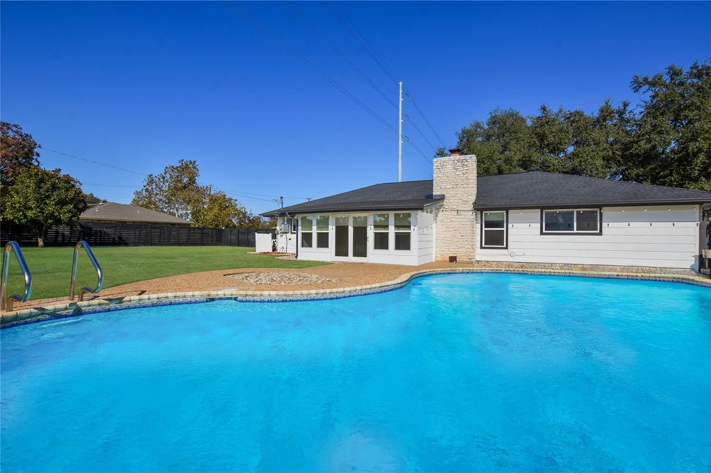 1716 Westwood LN, Georgetown, TX 78628