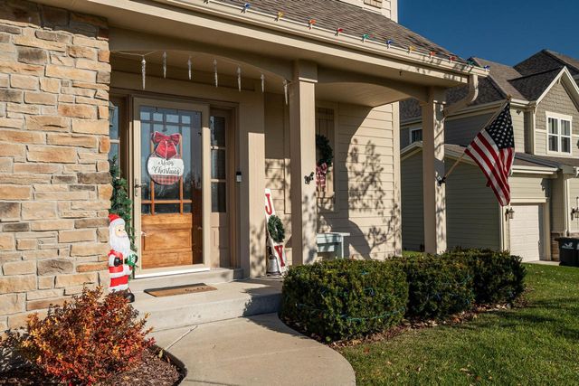 305 Century Oak DRIVE, Waukesha, WI 53188