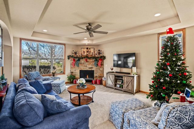 305 Century Oak DRIVE, Waukesha, WI 53188