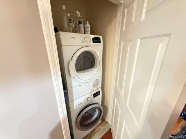 3-31 Endeavor Place B, College Point, NY 11356