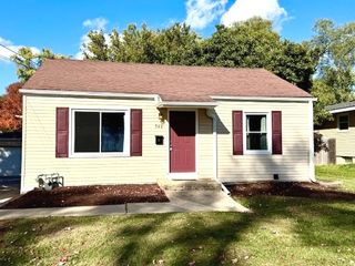 548 E Middle Street, South Elgin, IL 60177