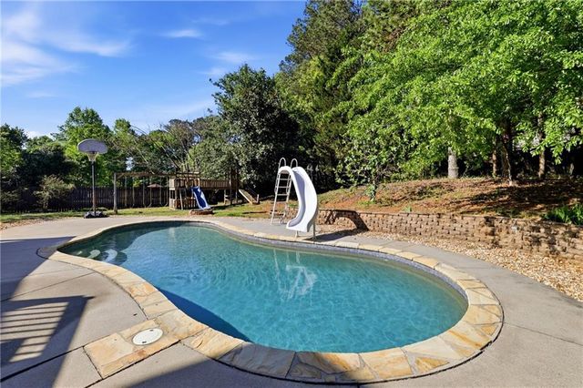 1015 Windhaven Drive, Alpharetta, GA 30005