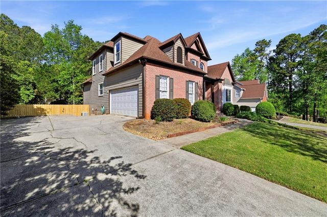 1015 Windhaven Drive, Alpharetta, GA 30005