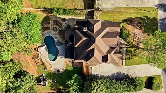 1015 Windhaven Drive, Alpharetta, GA 30005