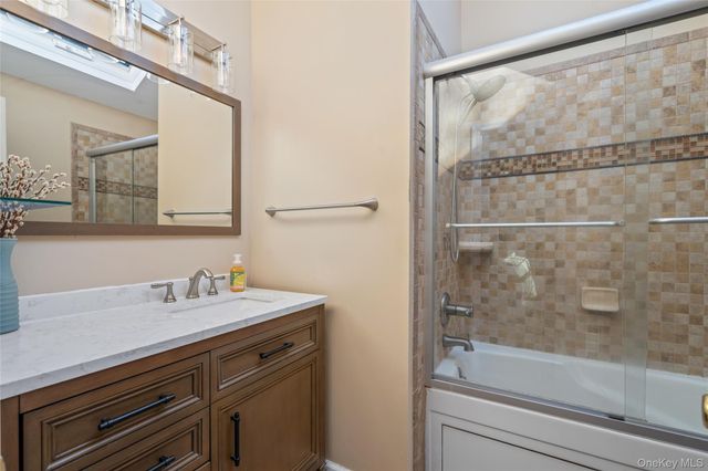 194 Miller Place Road, Miller Place, NY 11764