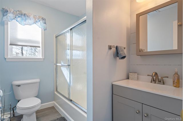 194 Miller Place Road, Miller Place, NY 11764