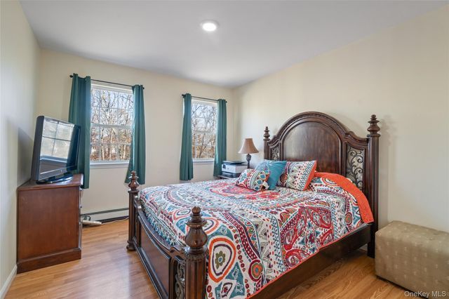 194 Miller Place Road, Miller Place, NY 11764