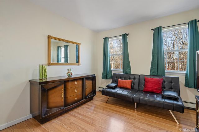 194 Miller Place Road, Miller Place, NY 11764