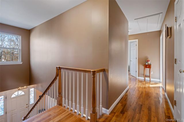 194 Miller Place Road, Miller Place, NY 11764