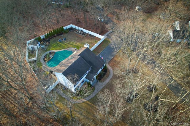 194 Miller Place Road, Miller Place, NY 11764