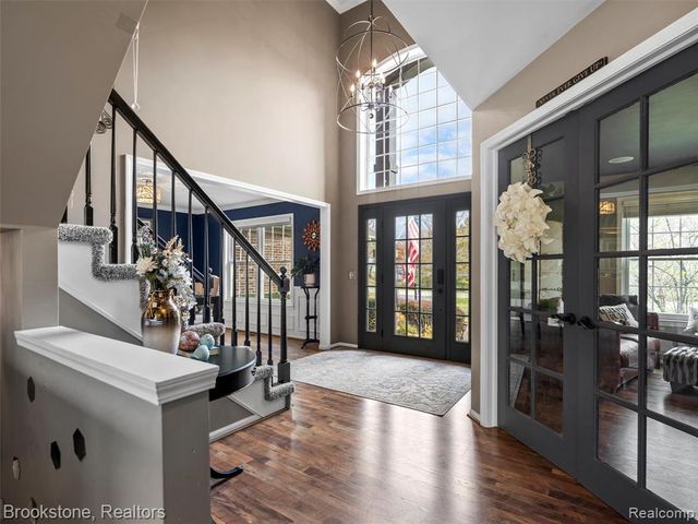 6707 Forest Pointe Boulevard, Davisburg, MI 48350