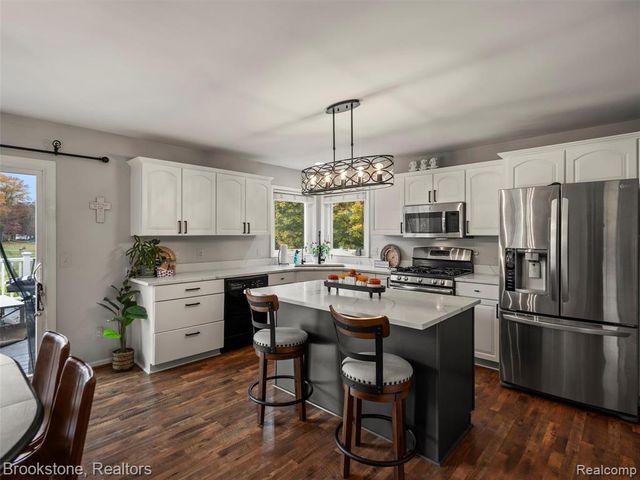 6707 Forest Pointe Boulevard, Davisburg, MI 48350