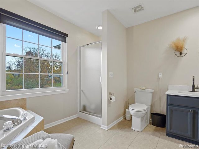 6707 Forest Pointe Boulevard, Davisburg, MI 48350