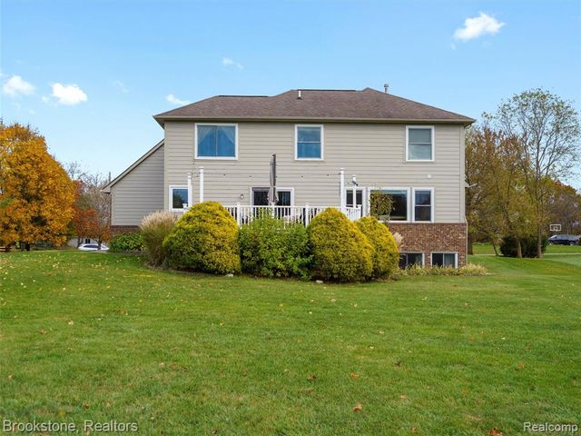 6707 Forest Pointe Boulevard, Davisburg, MI 48350