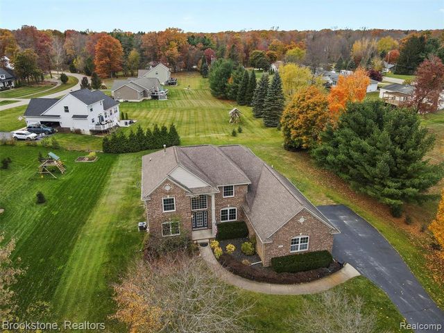 6707 Forest Pointe Boulevard, Davisburg, MI 48350