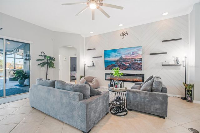 2251 RAMBLING OAKS WAY, Kissimmee, FL 34746