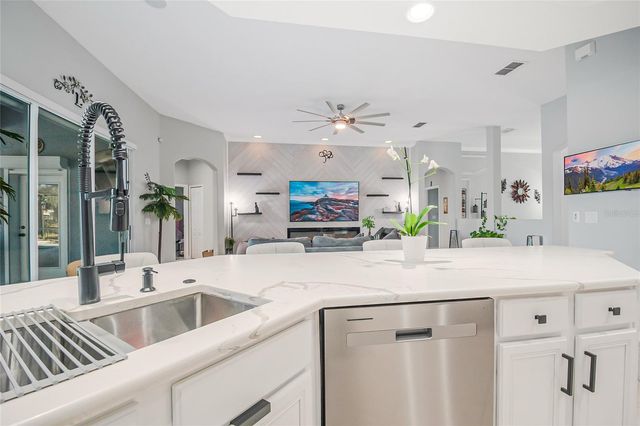 2251 RAMBLING OAKS WAY, Kissimmee, FL 34746