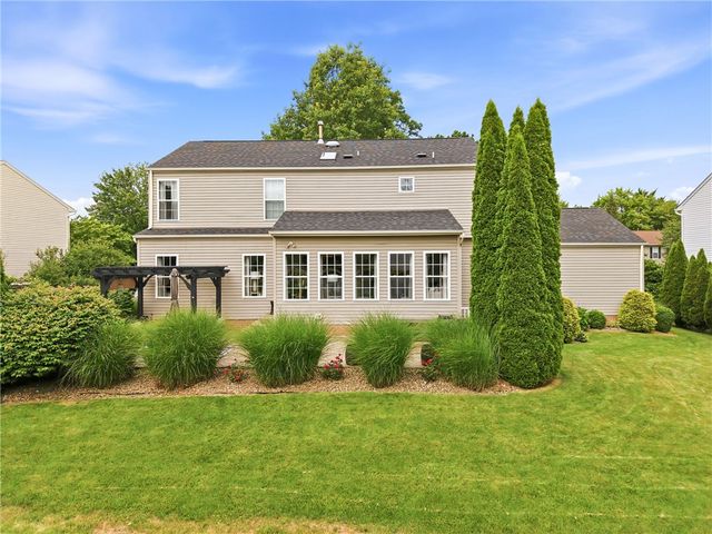 110 Neshannock Trails Dr, Neshannock Twp, PA 16105