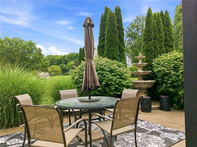110 Neshannock Trails Dr, Neshannock Twp, PA 16105